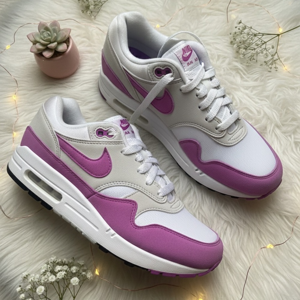 Nike Women's Fuchsia and White Sneakers